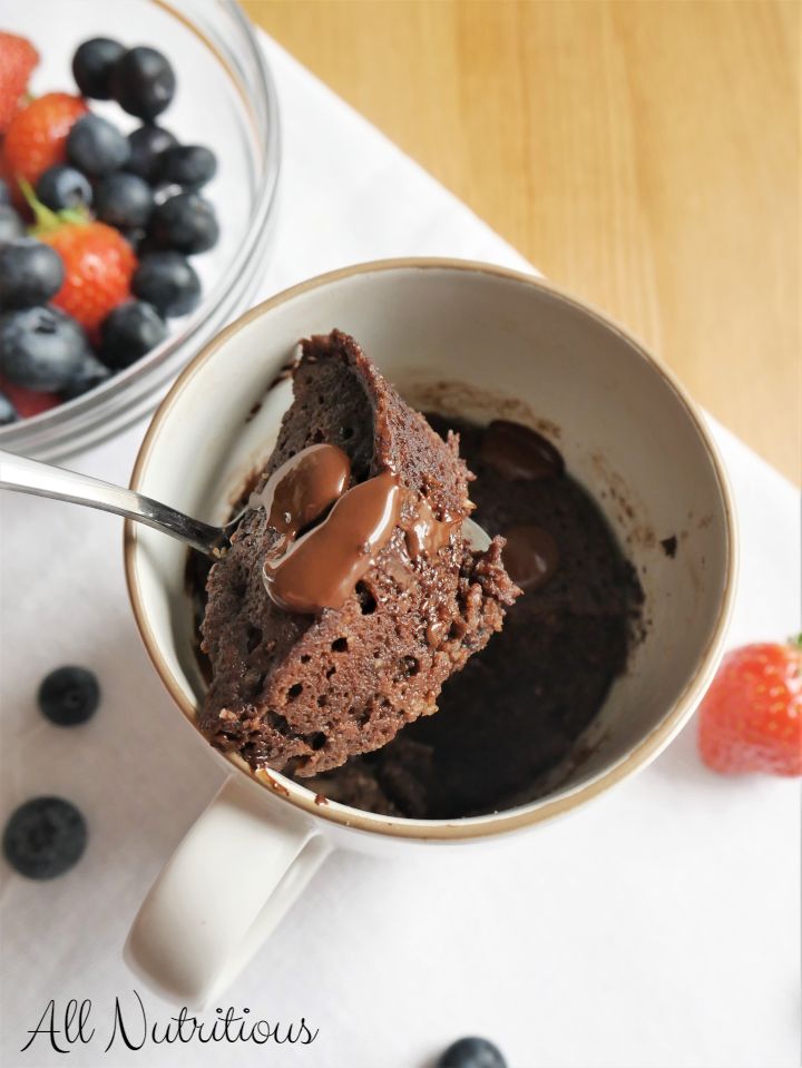 low carb cake with chocolate