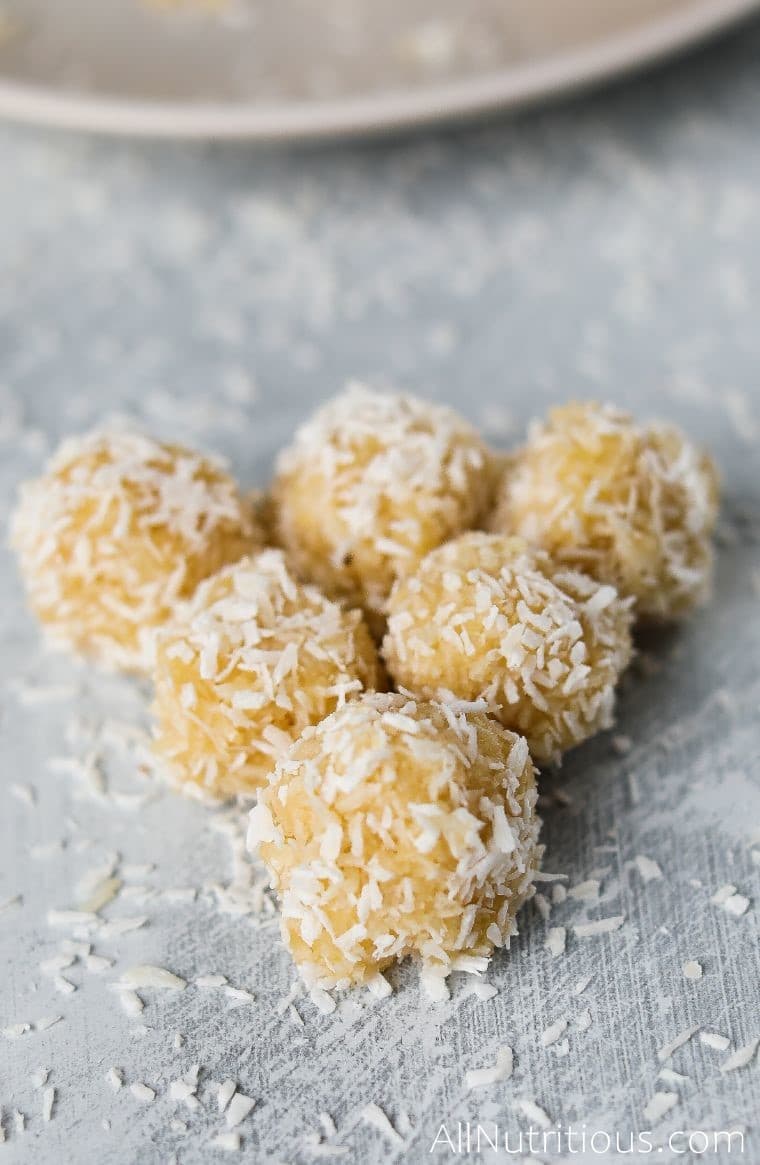 No Bake Coconut Protein Balls 