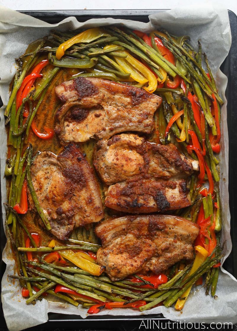 pan with pork chops and veggies