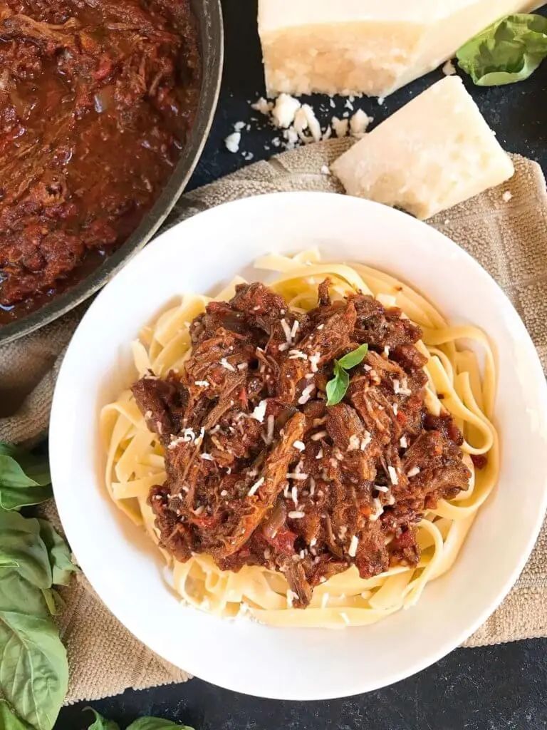 Slow Cooker Italian Shredded Beef Ragu Sauce