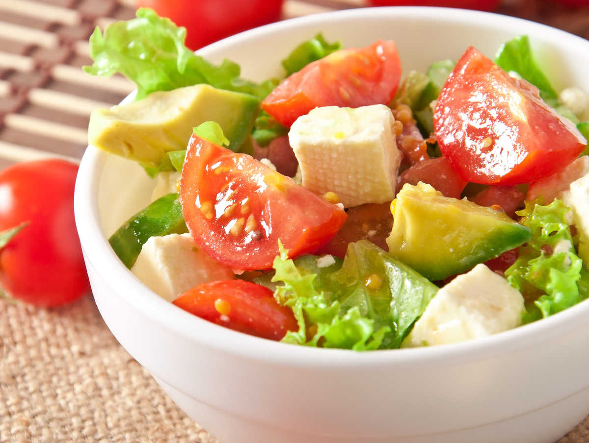 Avocado Tomato and Arugula Salad