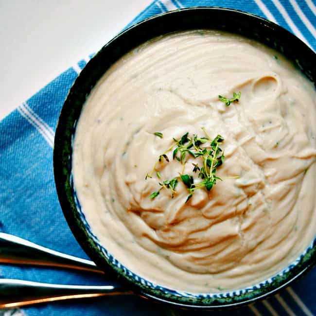 Slow Cooker Garlicky Herbed Cauliflower Mash