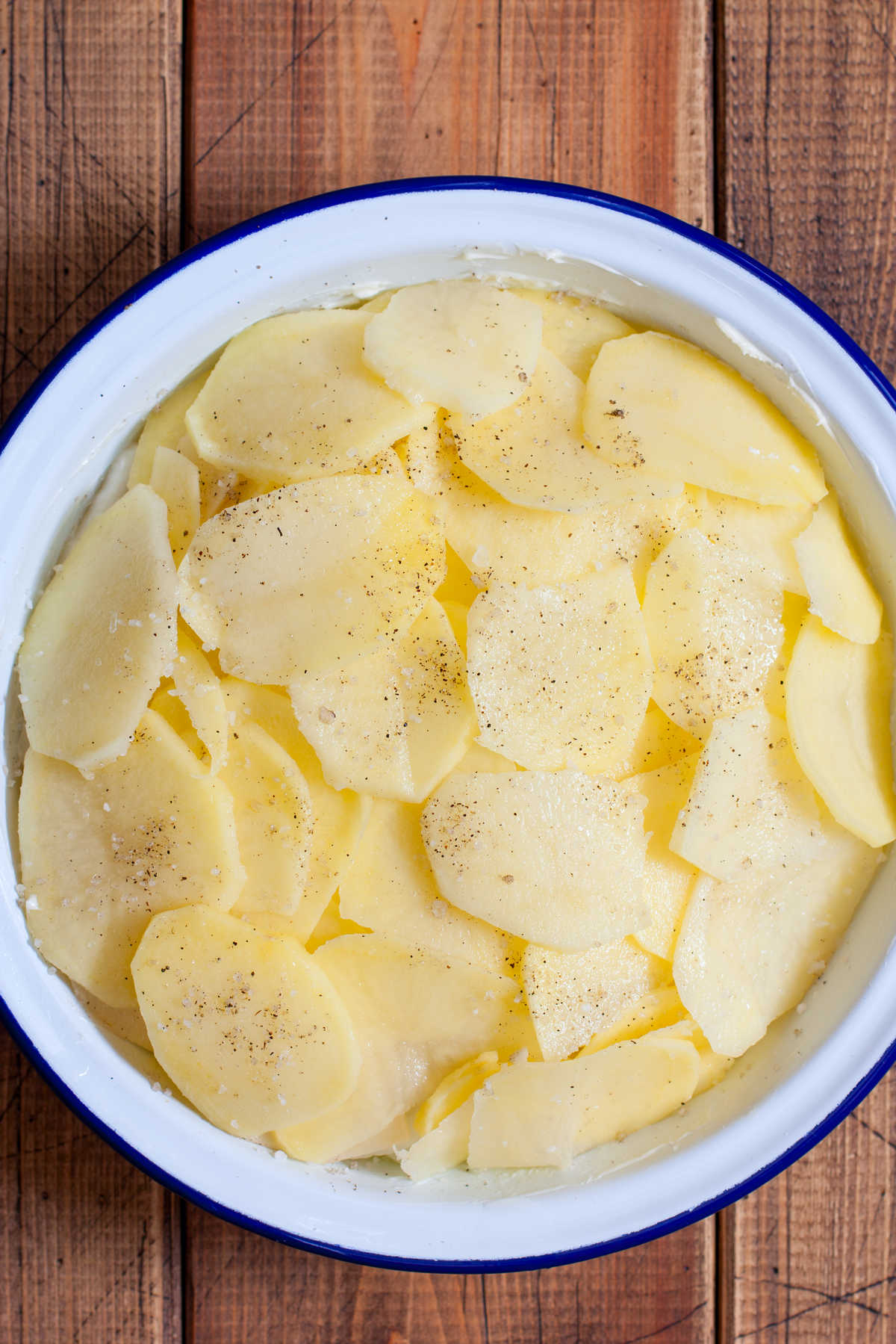 Slow Cooker Cheesy Potatoes