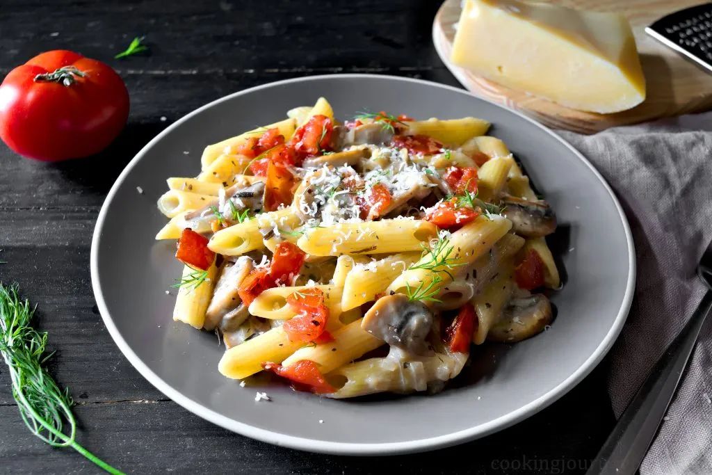 Creamy Mushroom Pasta with Tomatoes