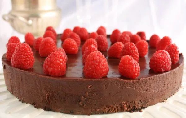 dark chocolate flourless cake