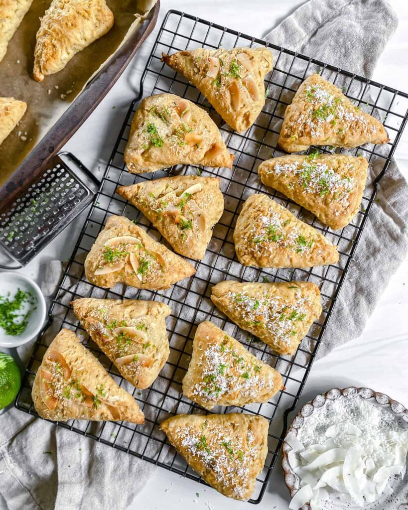 vanilla coconut scones