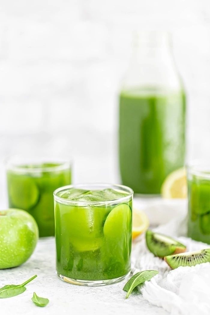 green apple, kiwi, spinach juice