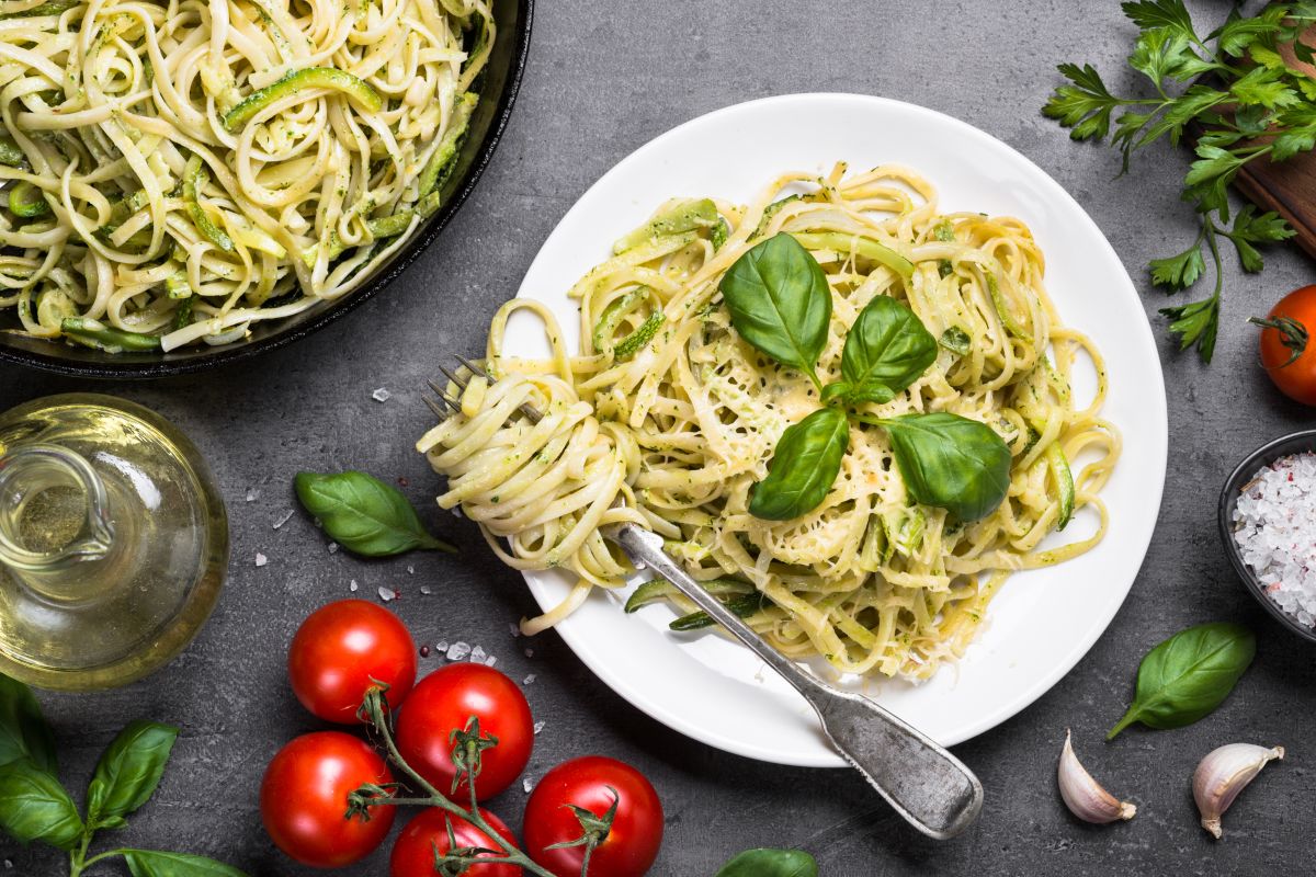 zucchini noodles in truffle cream