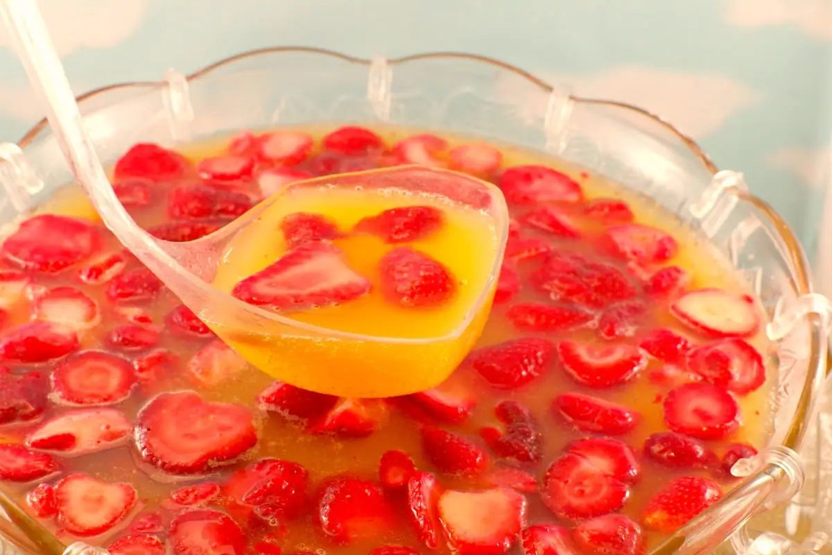 sparkling strawberry punch