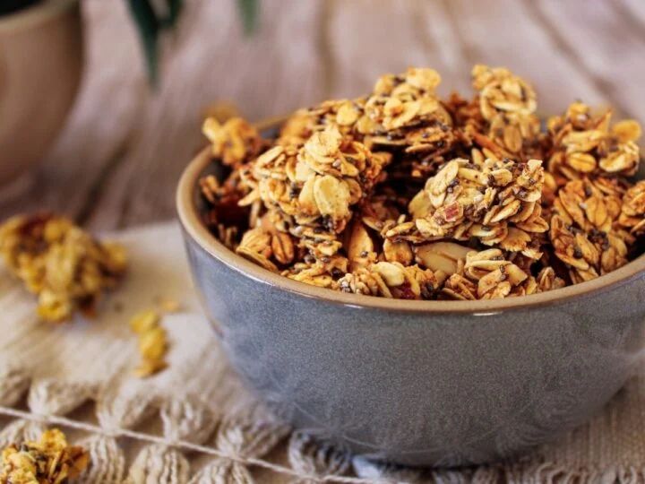 Crunchy Cinnamon Granola with Egg Whites