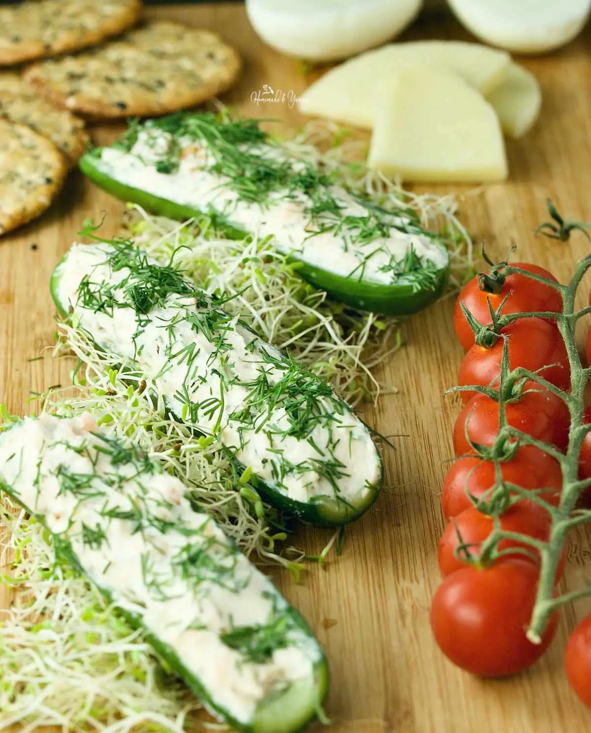 smoked salmon cucumbers with cream cheese