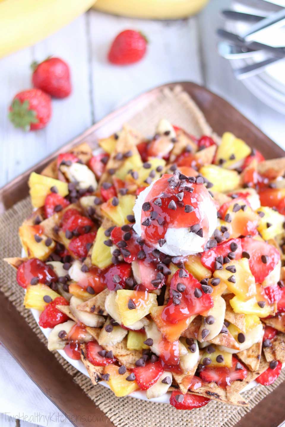 banana split dessert nachos