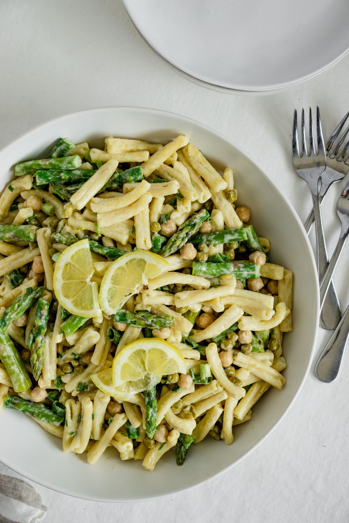 asparagus and pea and chickpea pasta salad