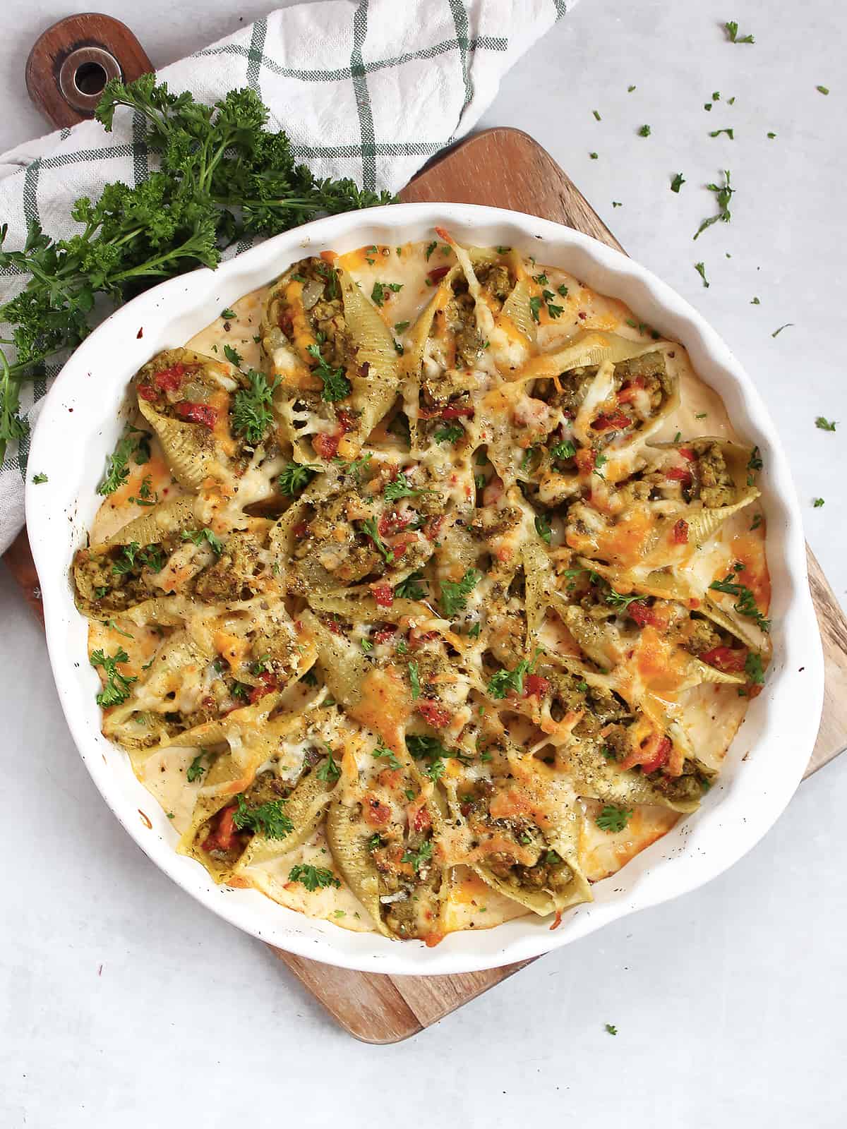 creamy pesto chicken stuffed pasta shells