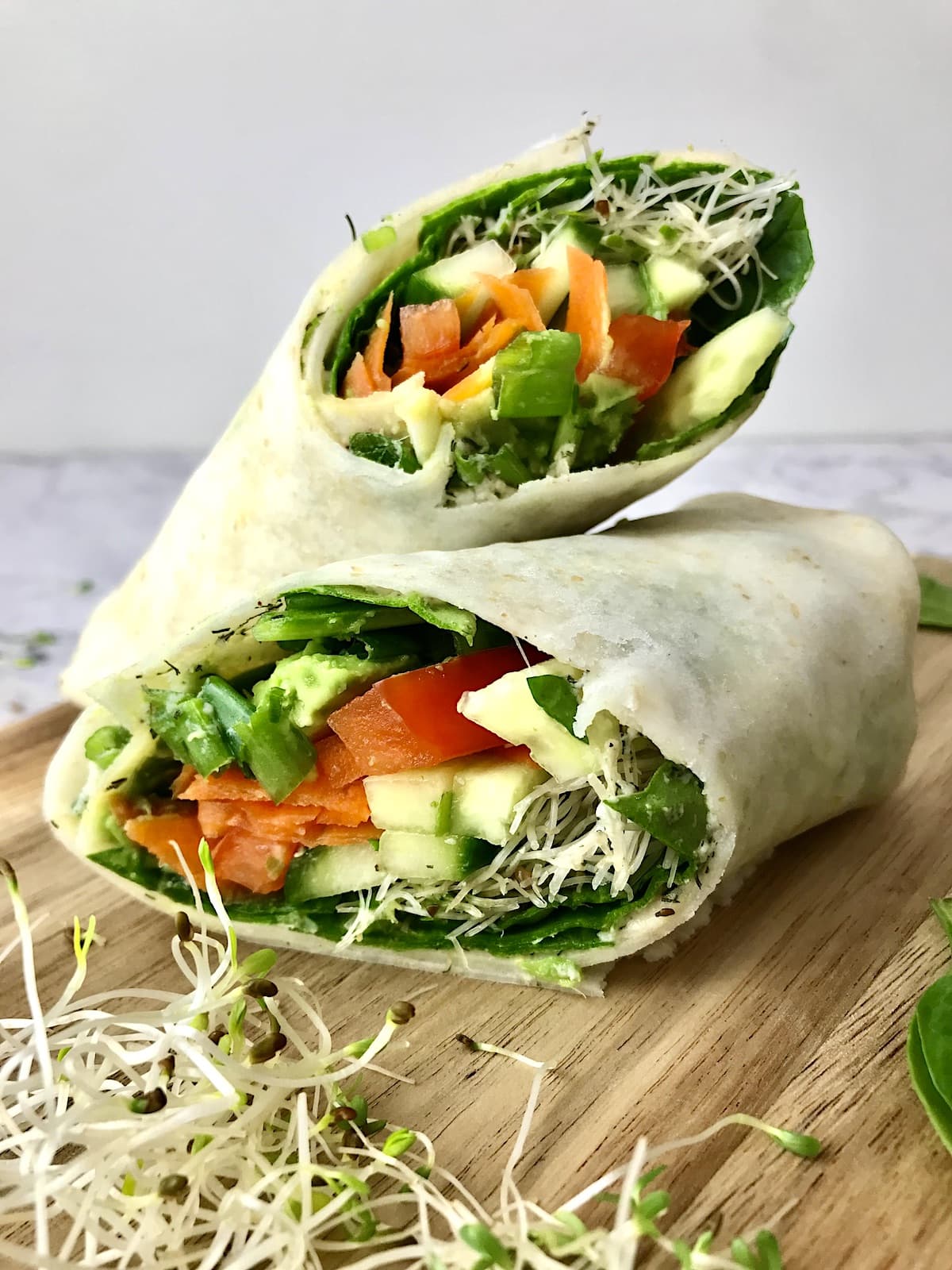 veggie hummus wrap