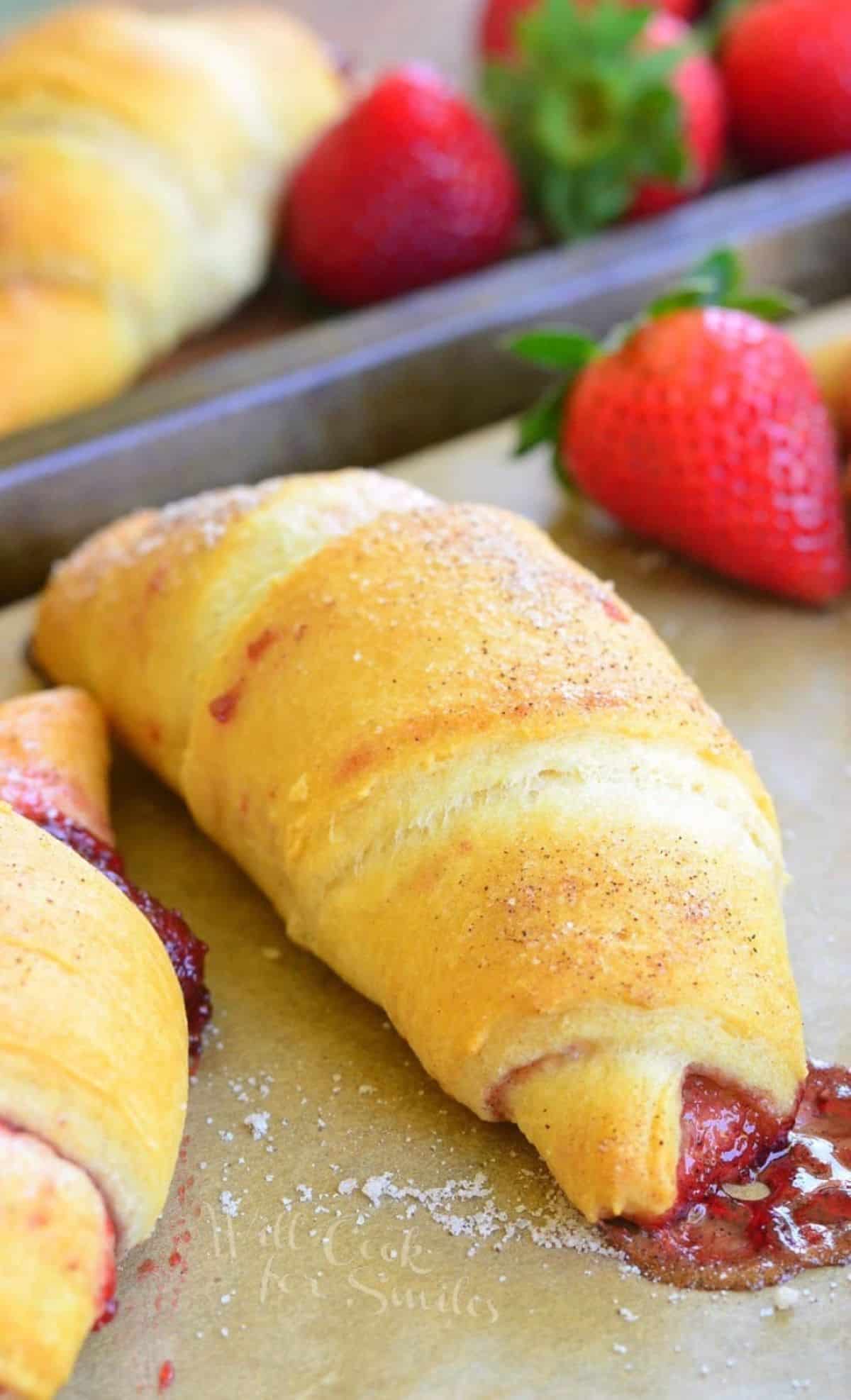 strawberry crescent rolls