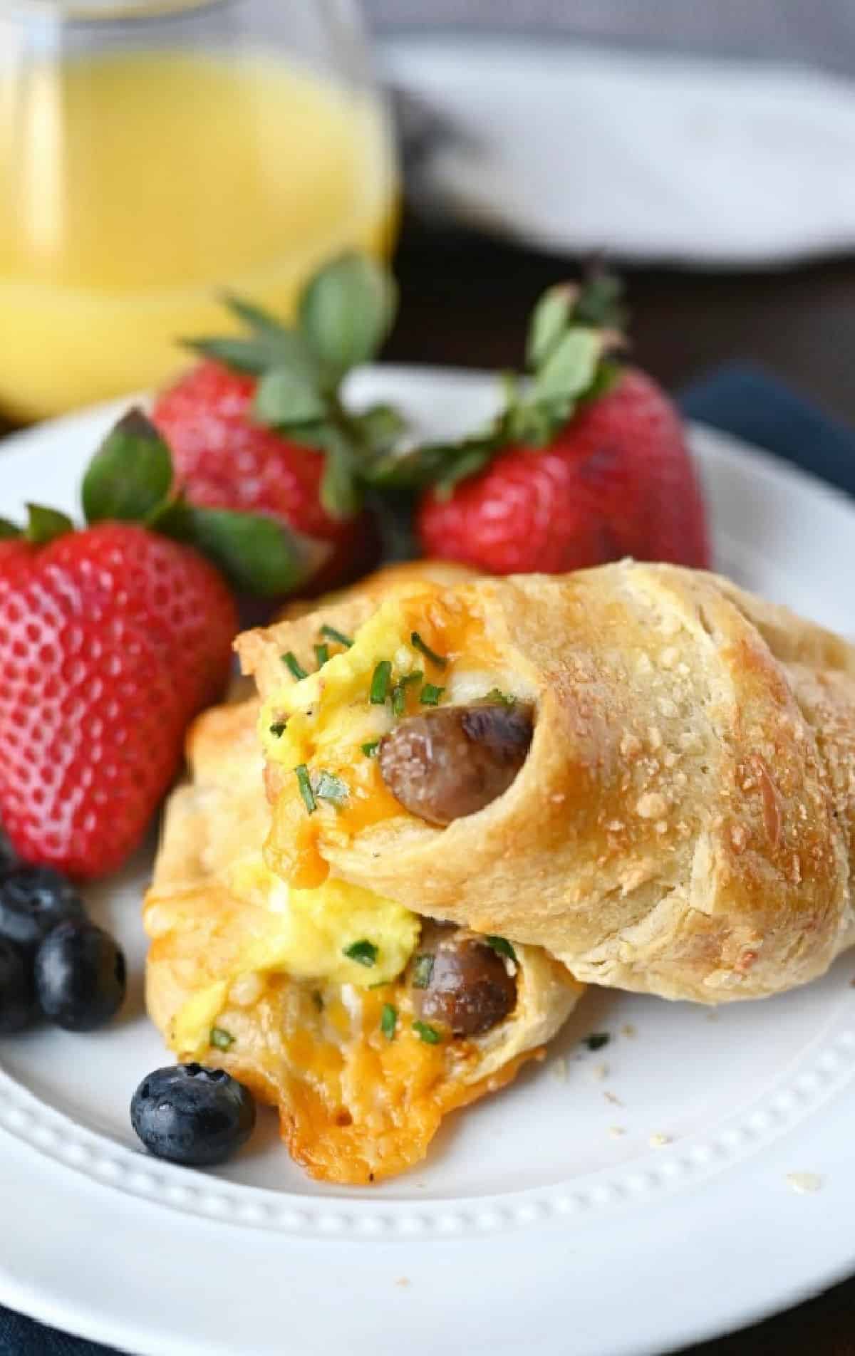 sausage, egg and cheese breakfast roll ups