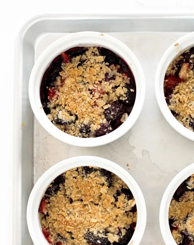 mixed berry crisp