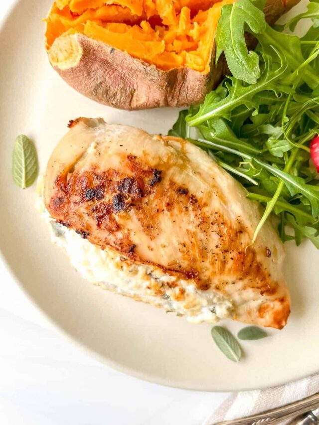 31 Best Stuffed Chicken Recipes That Are Easy To Make All Nutritious   16. Herb Ricotta Stuffed Chicken Breast 640x853 