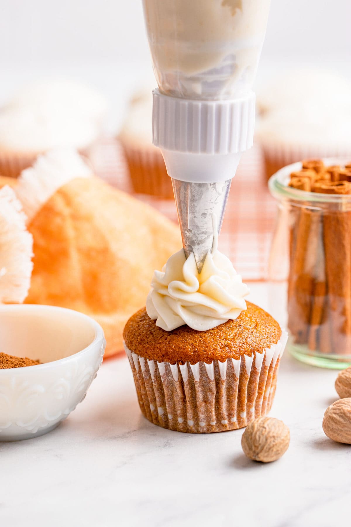 vegan pumpkin pie cupcakes