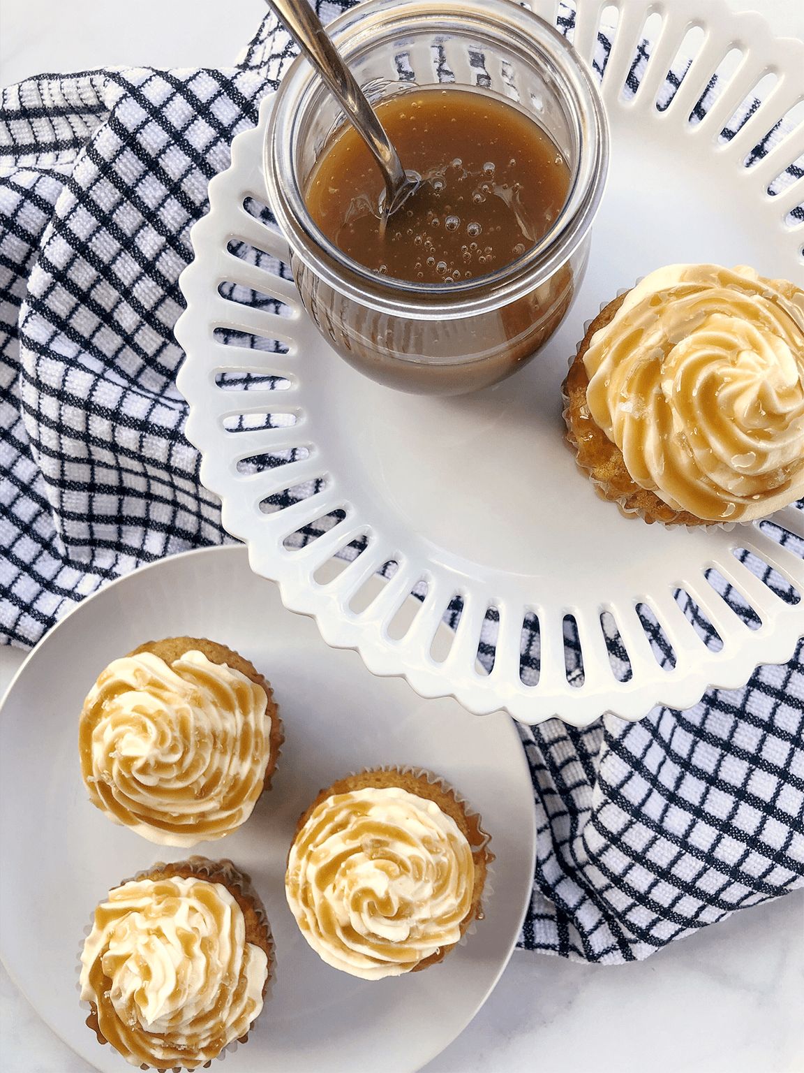 cupcakes with vegan caramel sauce