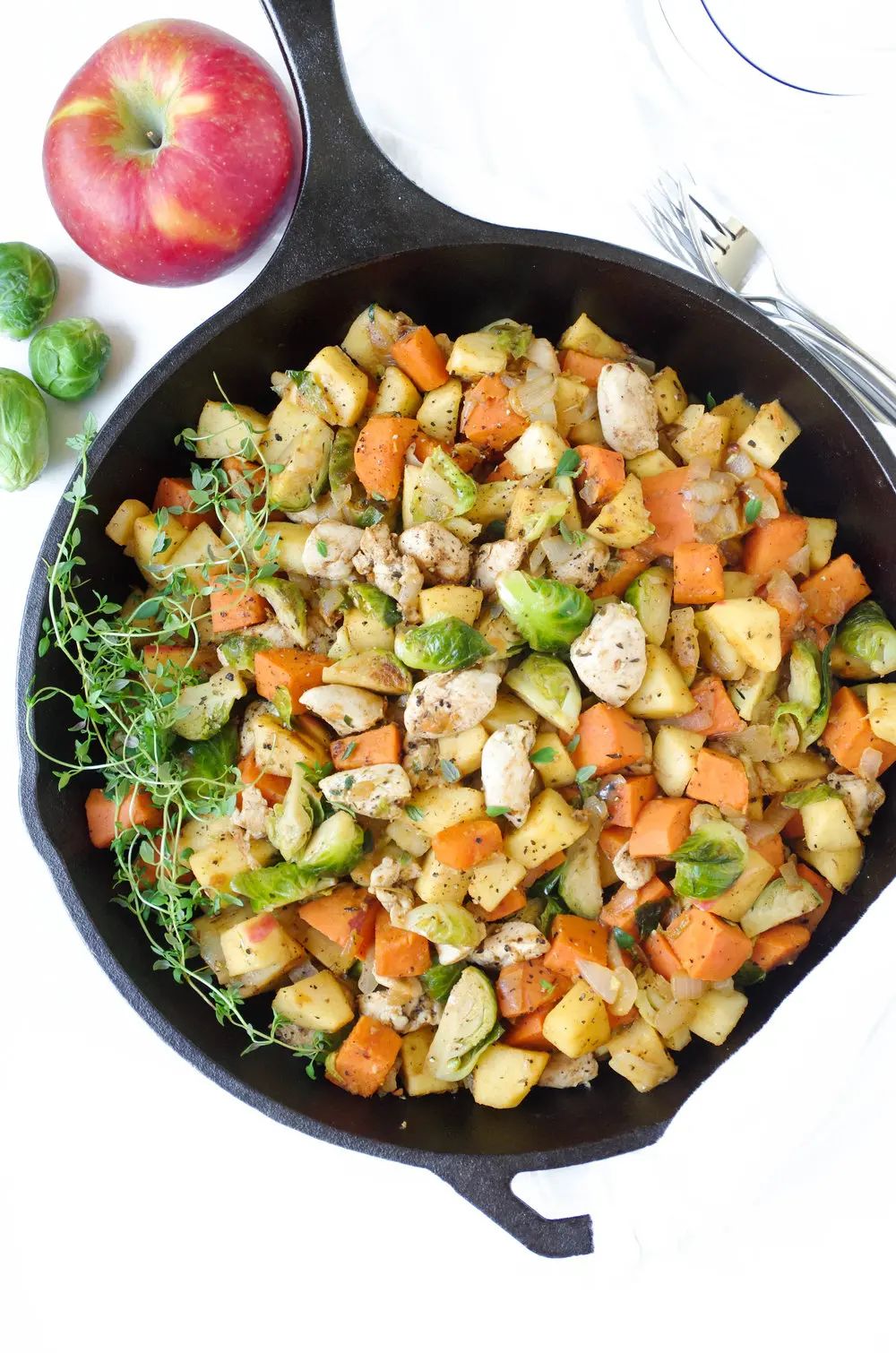 Autumn skillet with chicken and sweet potatoes