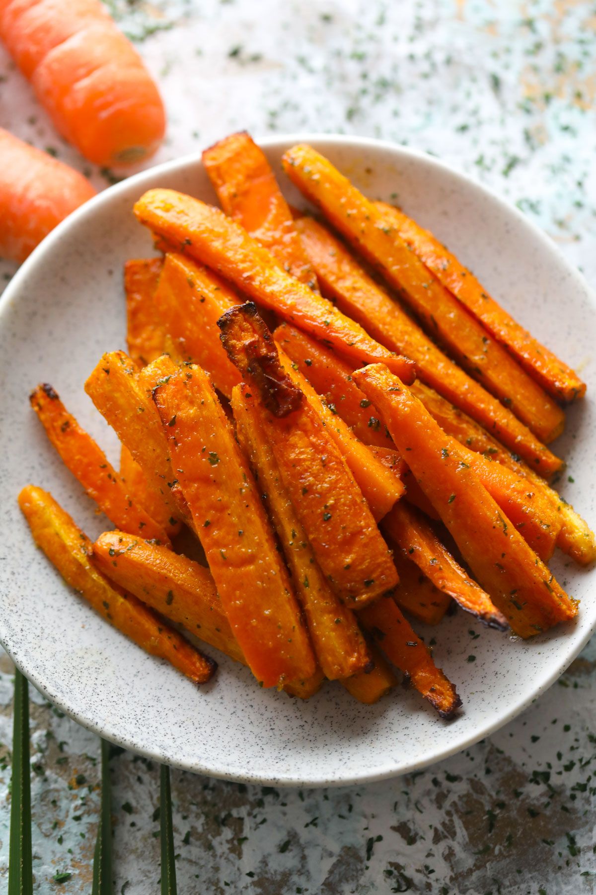 air fryer carrots in a bowl