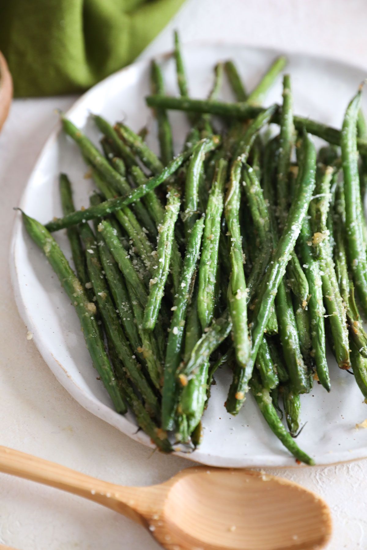 green beans on a plate