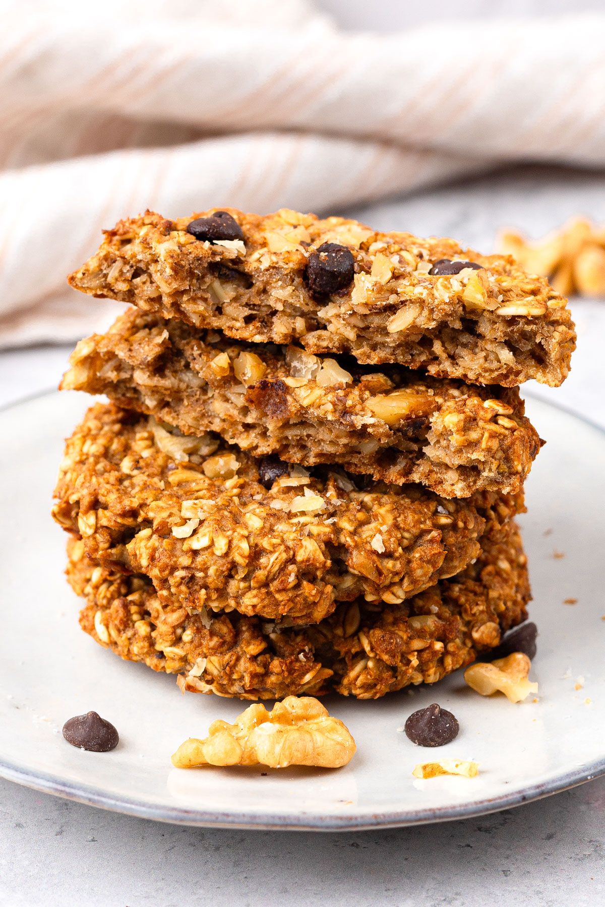 Tasty Apple Oatmeal Cookies