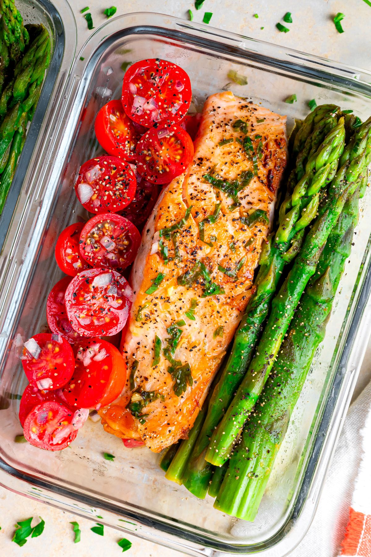 Salmon with Asparagus and Lemon Sauce