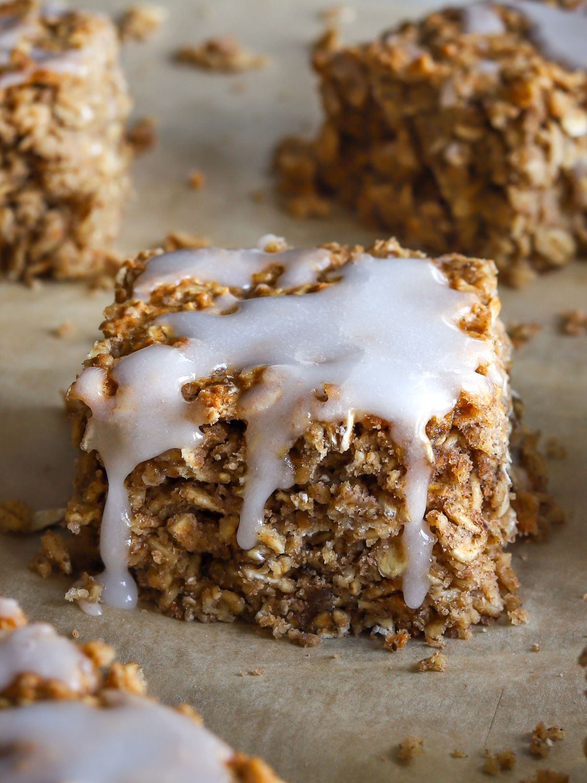 Easy Cinnamon Roll Baked Oatmeal with Cottage Cheese
