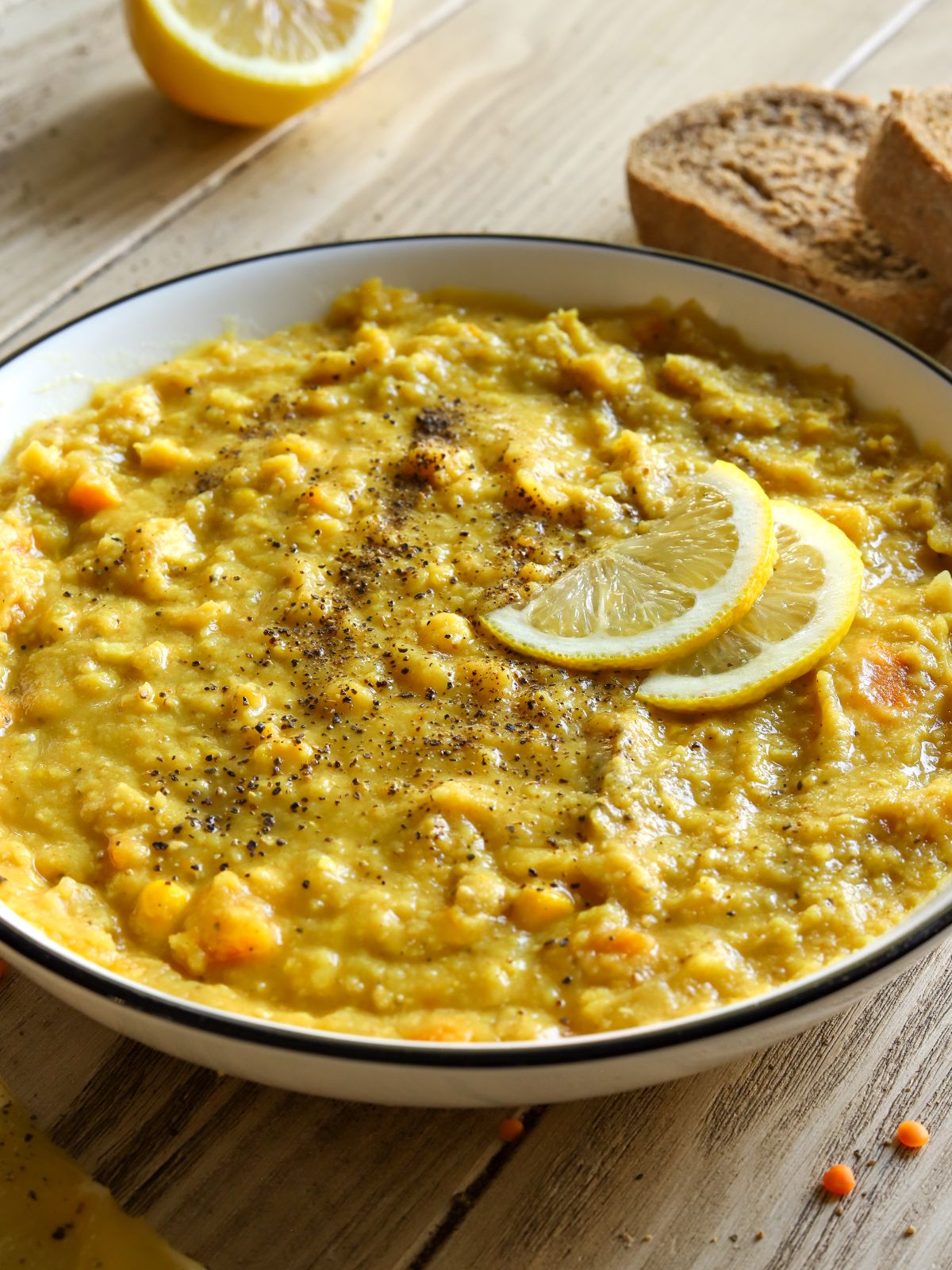 Easy Crockpot Lemon Lentil Soup
