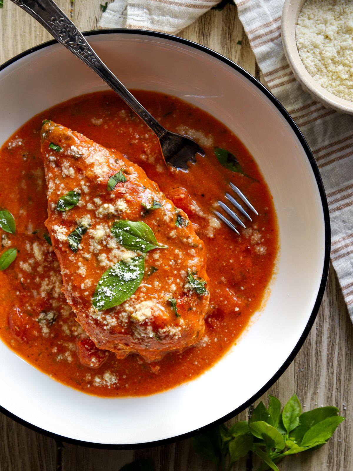 Delicious Crockpot Tomato Basil Chicken