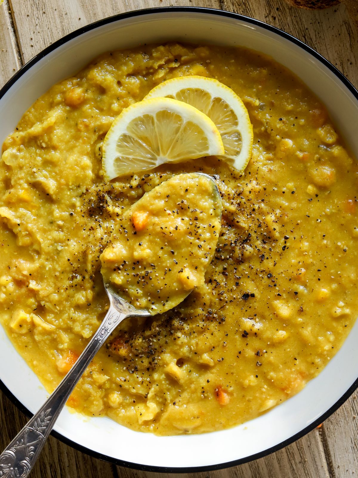 Nutritious Crockpot Lemon Lentil Soup